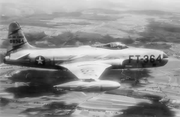 Lockheed Shooting Star RF-80 Buzz Number FT-364 in flight Lockheed Shooting Star RF-80 Buzz Number FT-364 in flight