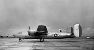 Consolidated XB-32 Dominator with twin-tail Consolidated XB-32 Dominator with twin-tail
