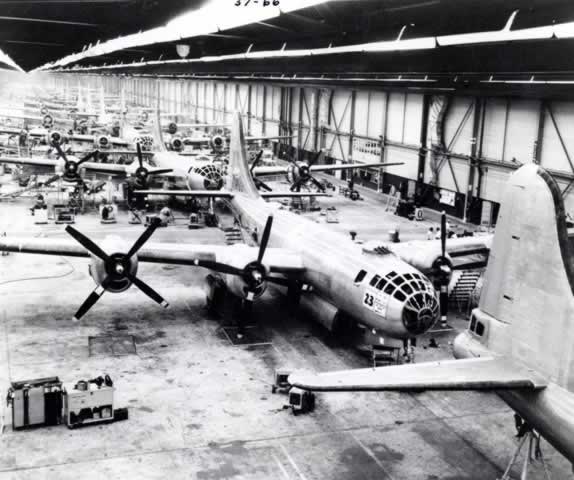 Boeing B-29 Assembly Line (Photo courtesy of the U.S. Air Force) Boeing B-29 Assembly Line (Photo courtesy of the U.S. Air Force)
