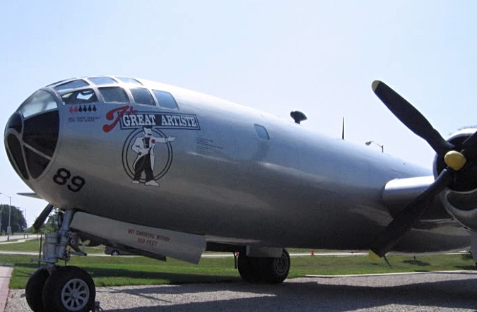 Right fuselage view of the B-29 Superfortress "The Great Artiste" at Whiteman Air Force Base, Missouri Right fuselage view of the B-29 Superfortress "The Great Artiste" at Whiteman Air Force Base, Missouri