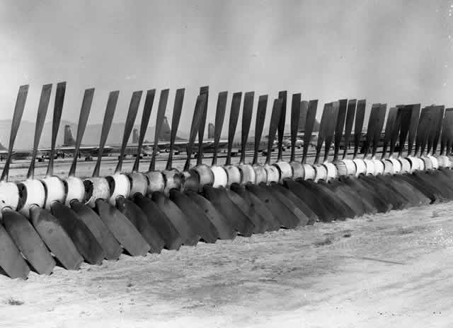 Row of propellers removed from Convair B-36 Peacemakers during the scrapping process at Davis-Monthan Air Force Base Row of propellers removed from Convair B-36 Peacemakers during the scrapping process at Davis-Monthan Air Force Base