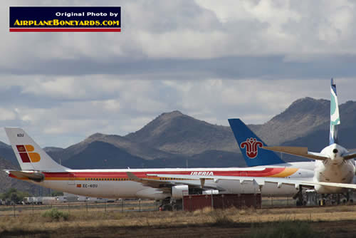 Jetliners in storage at the Phoenix Goodyear Airport in the Arizona desert