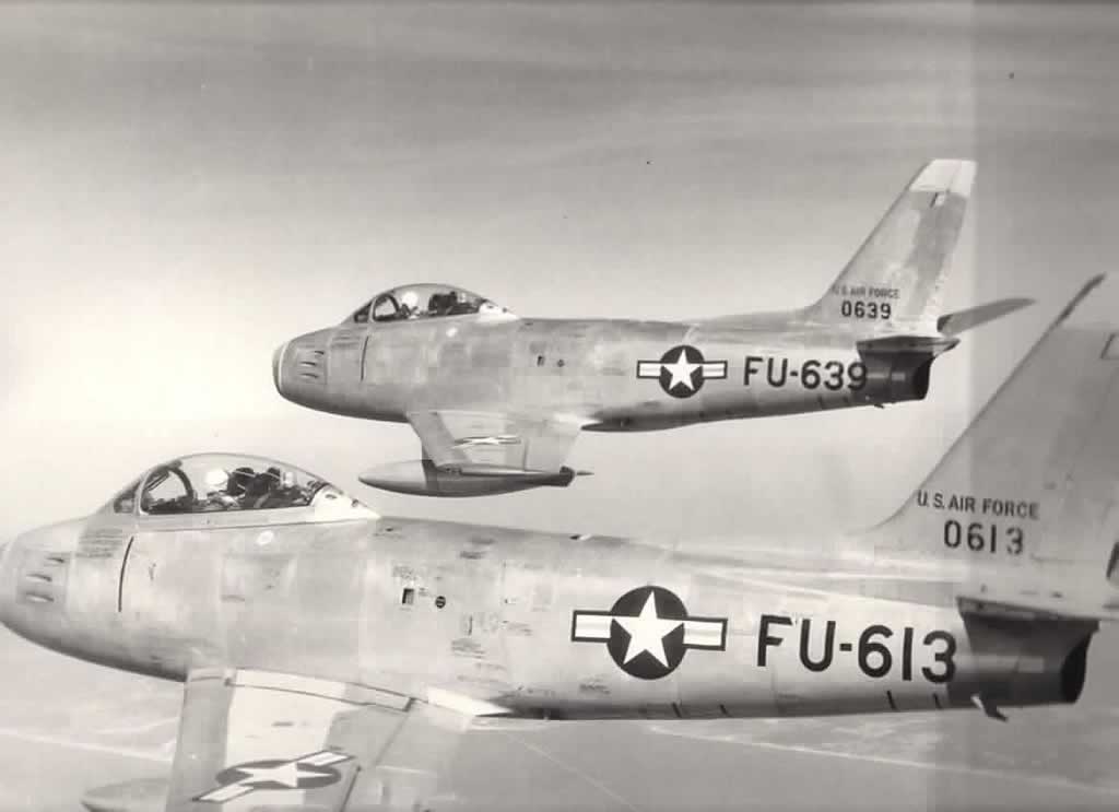 U.S. Air Force F-86E Sabres flying in information ... S/N 50-0613, Buzz Number FU-613 (foreground, and S/N 50-0639, Buzz Number FU-639 (background) U.S. Air Force F-86E Sabres flying in information ... S/N 50-0613, Buzz Number FU-613 (foreground, and S/N 50-0639, Buzz Number FU-639 (background)