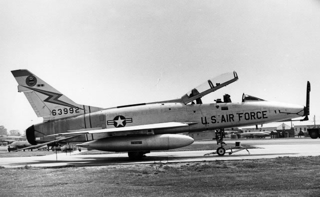 U.S. Air Force F-100 Super Sabre 63992 U.S. Air Force F-100 Super Sabre 63992