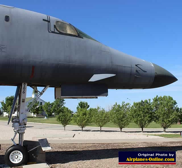 B-1B Lancer, S/N 83-0070, cockpit view