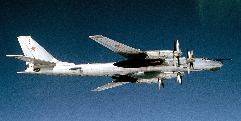 Tupolev Tu-95 "Bear" Heavy Bomber Tupolev Tu-95 "Bear" Heavy Bomber