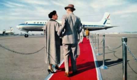 Boarding a United Air Lines propliner in earlier times of the airline industry Boarding a United Air Lines propliner in earlier times of the airline industry